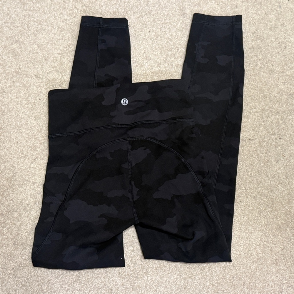 lululemon athletica invigorate Camo Sz 2 25”